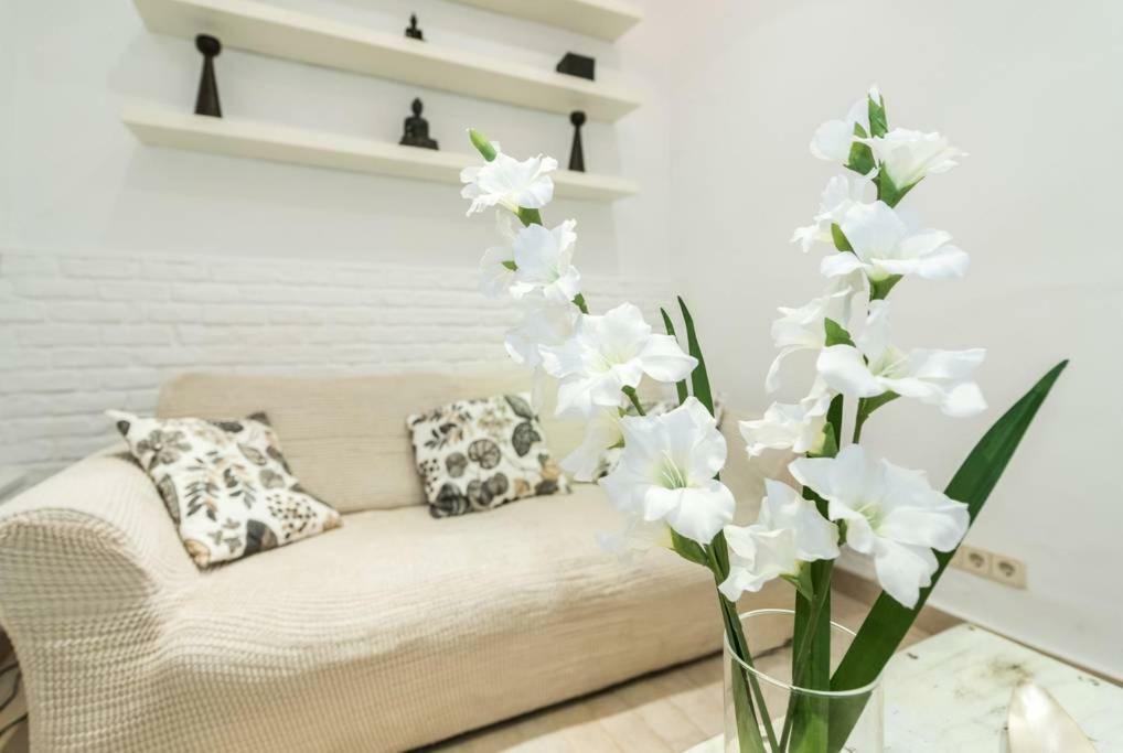 Stylish Loft At Chueca'S Heart Apartment มาดริด ภายนอก รูปภาพ